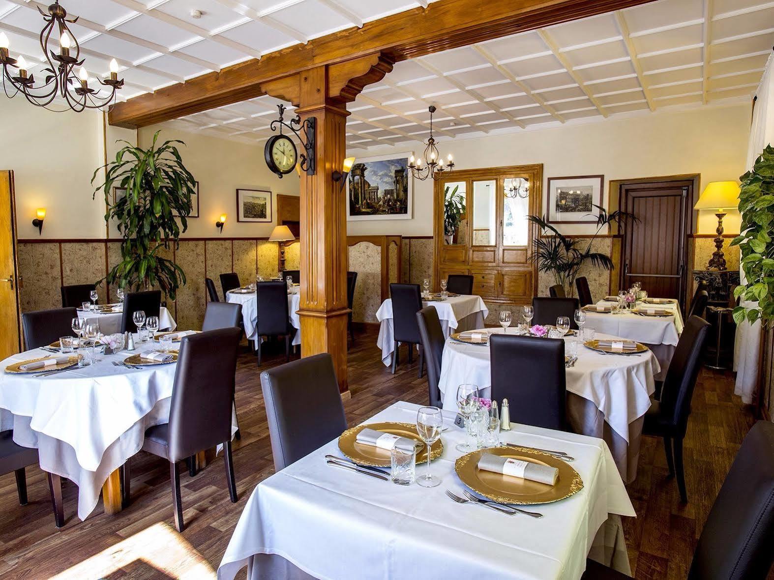Logis Hôtel Restaurant La Tête Des Faux Le Bonhomme Exterior foto